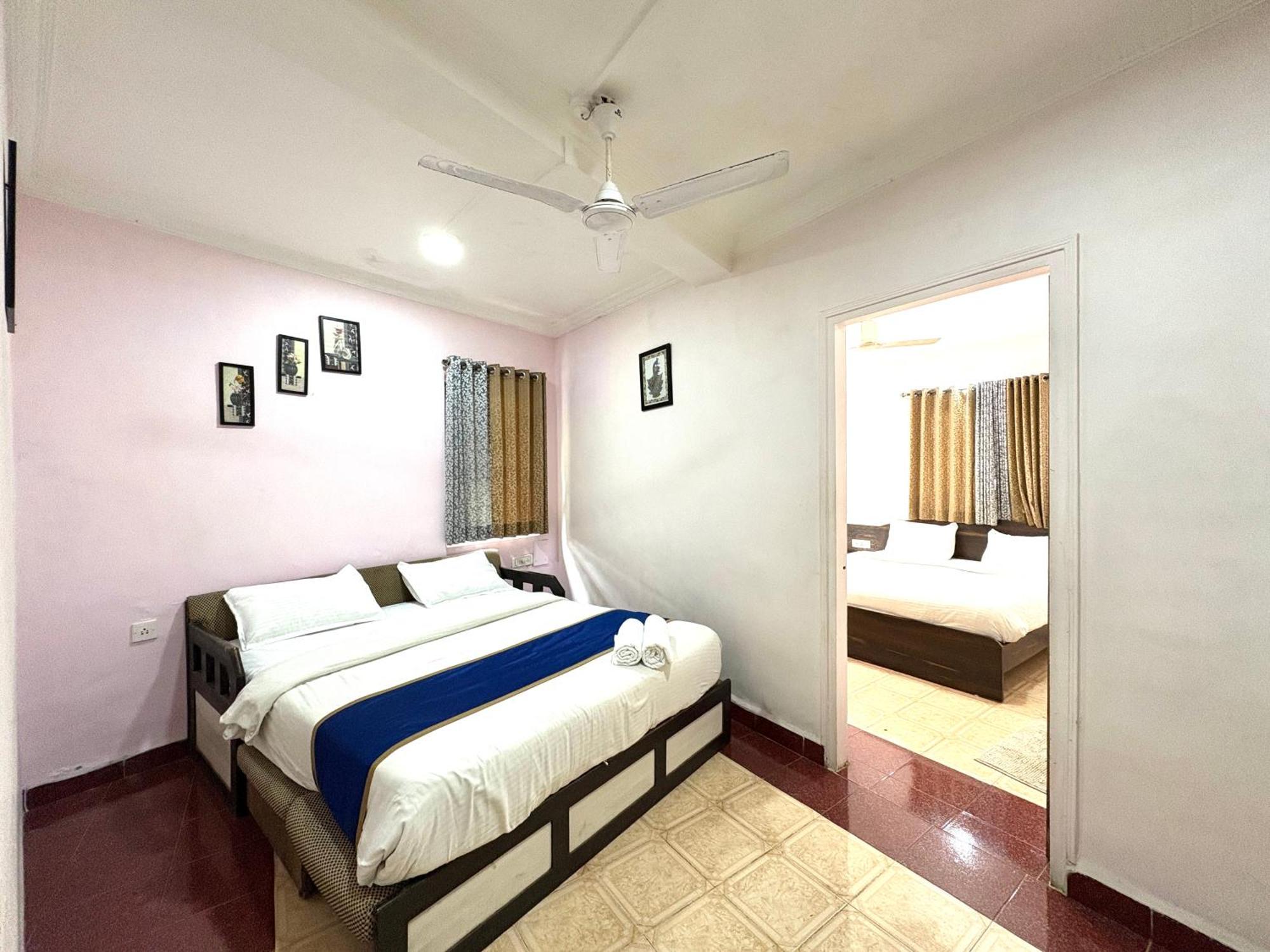 Hotel Laxmi Residency Лонавала Екстериор снимка