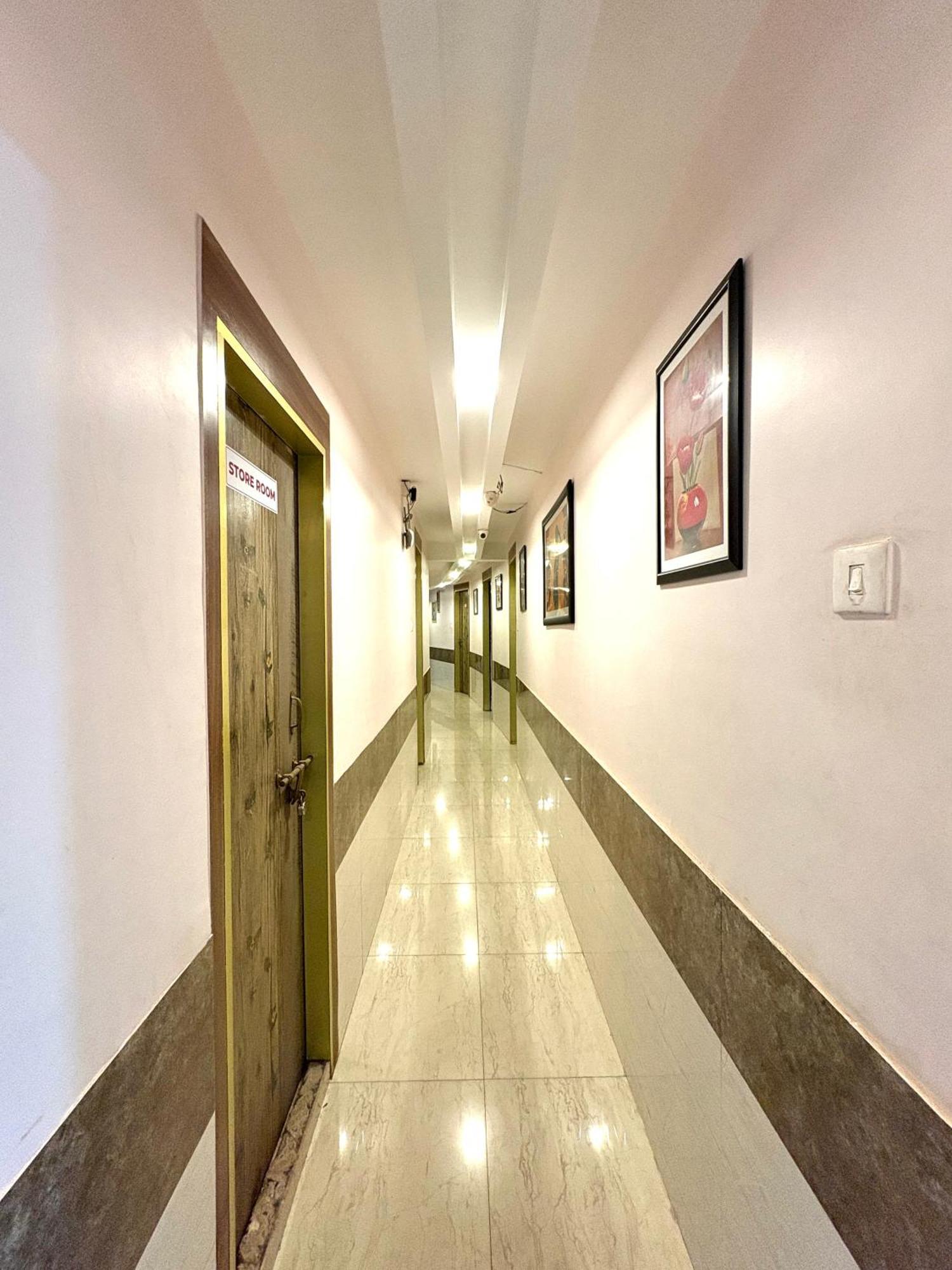 Hotel Laxmi Residency Лонавала Екстериор снимка